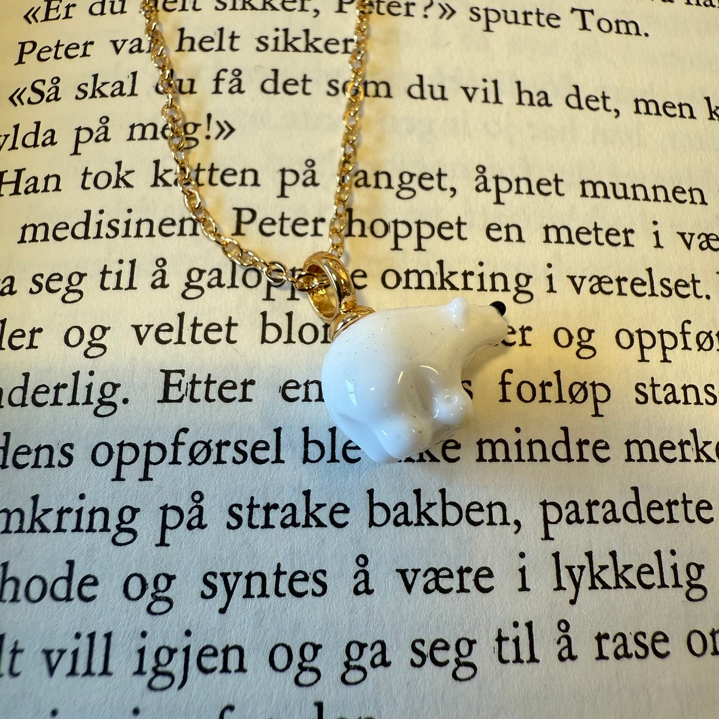Nordisk eleganse 🐻‍❄️ Stilren isbjørn i glass